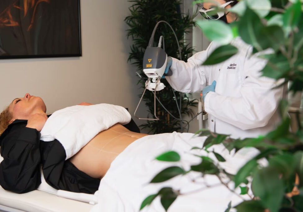 67503d182bd47eee87e97c4c_661a9010749d9aa6d9984c9f_657c1dd7f70237977fdcf873_red_DSC7536 (1) (1)